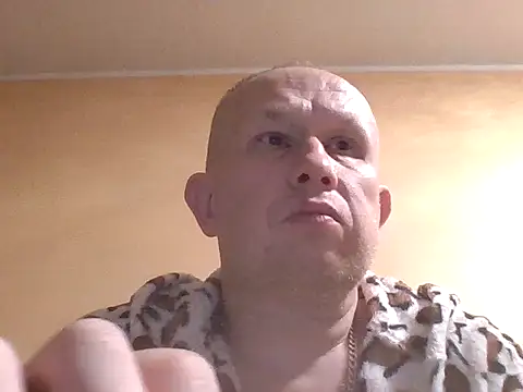 Snapshot of X46x chatting on 11/08/25, 08:51 X46x online show from 11/08/25, 08:51