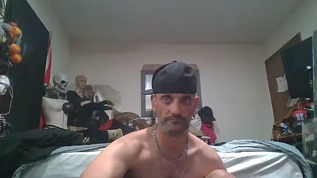 Snapshot of slinginbigD chatting on 07/15/26, 01:27 slinginbigD online show from 07/15/26, 01:27