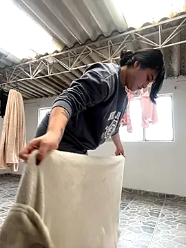 Little Ivy online show from 11/05/25, 04:07