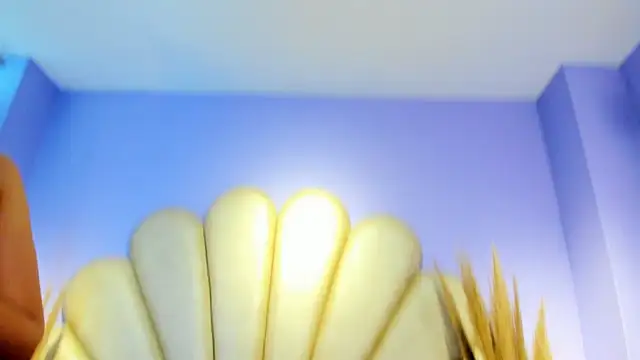 Isis Osman online show from 04/23/26, 07:49