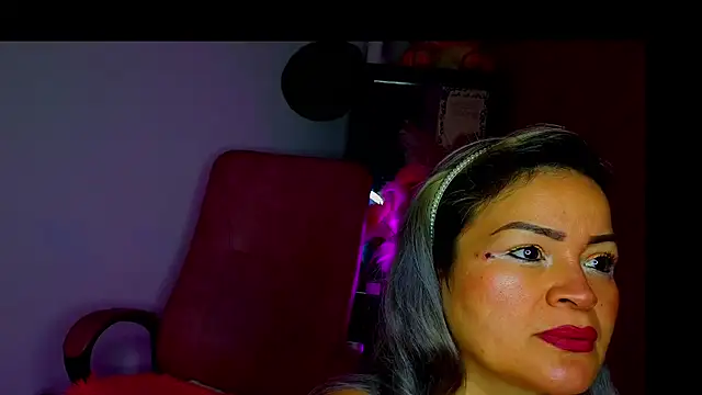 Snapshot of scarletteowens chatting on 04/15/26, 02:24 scarletteowens online show from 04/15/26, 02:24