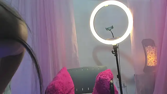 Snapshot of Monica_lopez chatting on 01/17/25, 07:27 Monica lopez online show from 01/17/25, 07:27