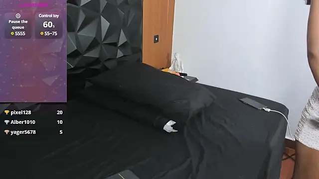 Wendy Marchall online show from 02/04/25, 02:07