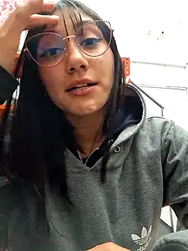 Snapshot of Chloe_Brownx chatting on 03/11/25, 08:20 Chloe Brownx online show from 03/11/25, 08:20