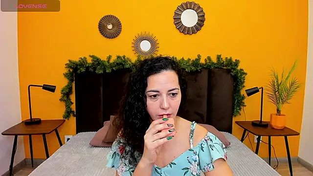 Linda Insatiable online show from 01/11/25, 01:37