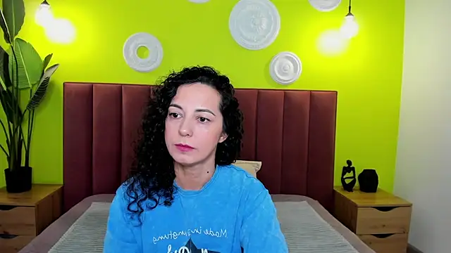 Snapshot of Linda_Insatiable chatting on 04/28/26, 01:26 Linda Insatiable online show from 04/28/26, 01:26