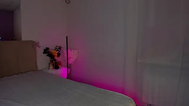 Laura Leee online show from 01/08/25, 06:31