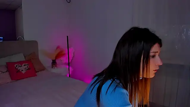 Laura Leee online show from 02/09/25, 09:26