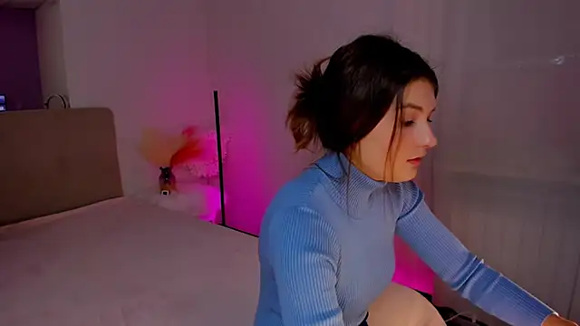 Laura Leee online show from 02/20/25, 05:33