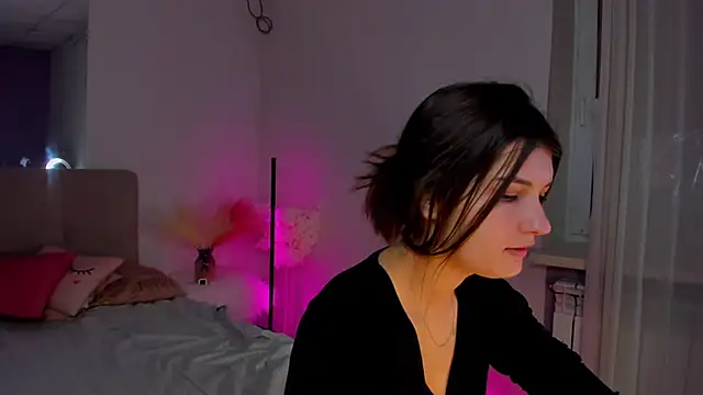 Laura Leee online show from 03/15/25, 06:25