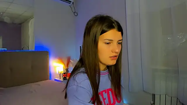 Laura Leee online show from 10/20/25, 05:30