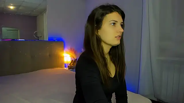 Laura Leee online show from 11/26/25, 06:36