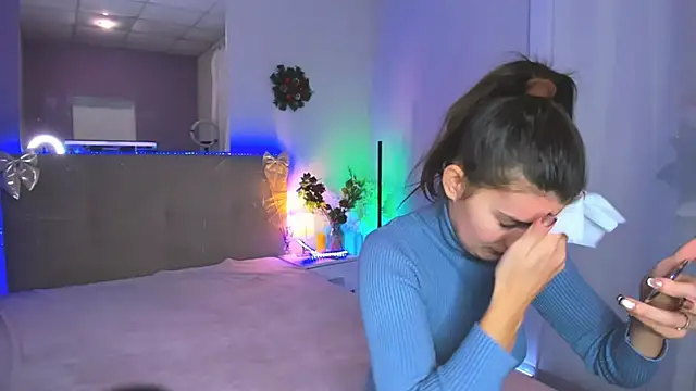 Snapshot of Laura_Leee chatting on 12/21/25, 06:20 Laura Leee online show from 12/21/25, 06:20