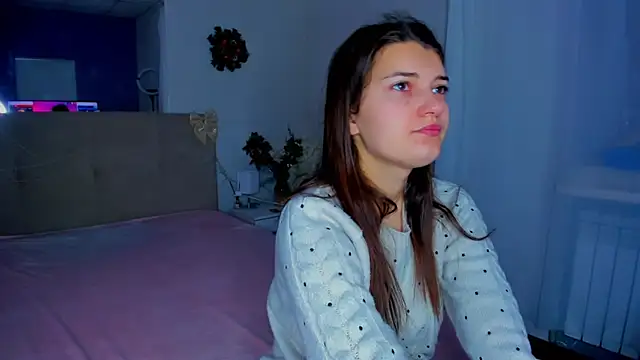 Snapshot of Laura_Leee chatting on 01/11/26, 06:18 Laura Leee online show from 01/11/26, 06:18