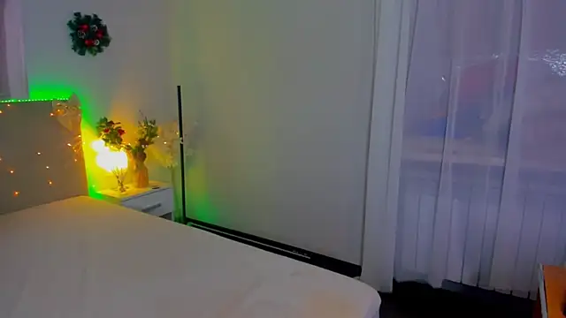 Snapshot of Laura_Leee chatting on 01/13/26, 06:18 Laura Leee online show from 01/13/26, 06:18