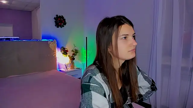 Snapshot of Laura_Leee chatting on 01/17/26, 05:56 Laura Leee online show from 01/17/26, 05:56