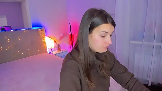 Snapshot of Laura_Leee chatting on 02/02/26, 06:12 Laura Leee online show from 02/02/26, 06:12