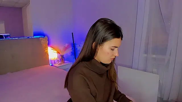 Snapshot of Laura_Leee chatting on 02/04/26, 06:30 Laura Leee online show from 02/04/26, 06:30