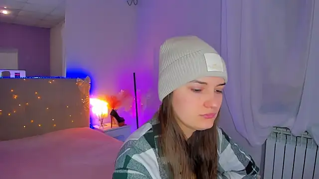 Snapshot of Laura_Leee chatting on 02/08/26, 06:17 Laura Leee online show from 02/08/26, 06:17