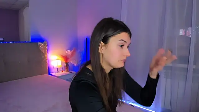 Snapshot of Laura_Leee chatting on 02/22/26, 06:13 Laura Leee online show from 02/22/26, 06:13