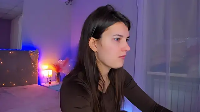 Snapshot of Laura_Leee chatting on 03/01/26, 06:15 Laura Leee online show from 03/01/26, 06:15