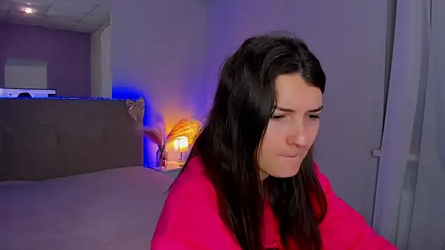 Snapshot of Laura_Leee chatting on 03/16/26, 06:17 Laura Leee online show from 03/16/26, 06:17