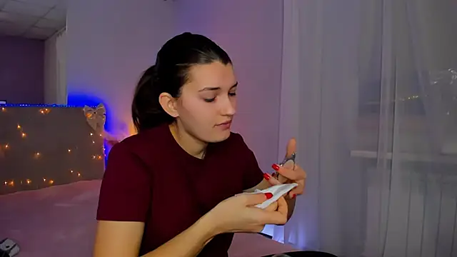 Snapshot of Laura_Leee chatting on 03/23/26, 05:55 Laura Leee online show from 03/23/26, 05:55