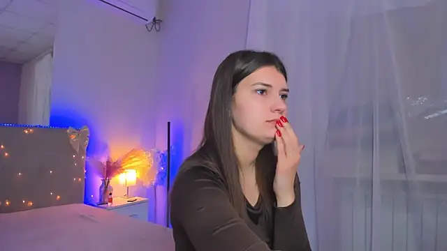 Snapshot of Laura_Leee chatting on 03/24/26, 06:18 Laura Leee online show from 03/24/26, 06:18