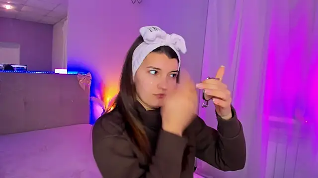 Snapshot of Laura_Leee chatting on 04/09/26, 06:19 Laura Leee online show from 04/09/26, 06:19