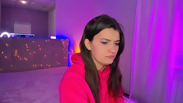 Snapshot of Laura_Leee chatting on 04/11/26, 07:45 Laura Leee online show from 04/11/26, 07:45