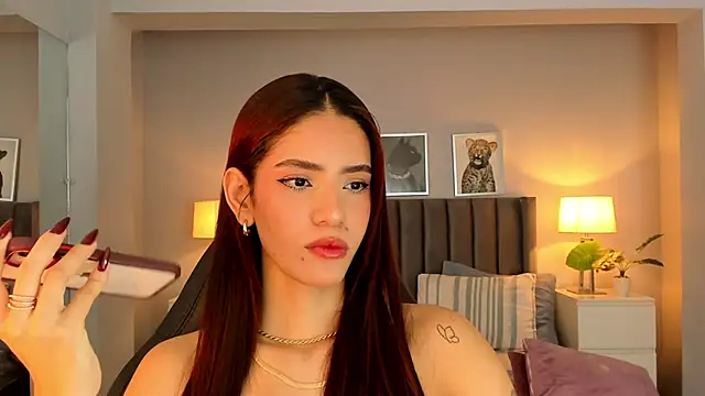 Madie  collins online show from 01/11/25, 12:07