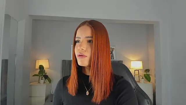 Madie  collins online show from 12/05/25, 11:41