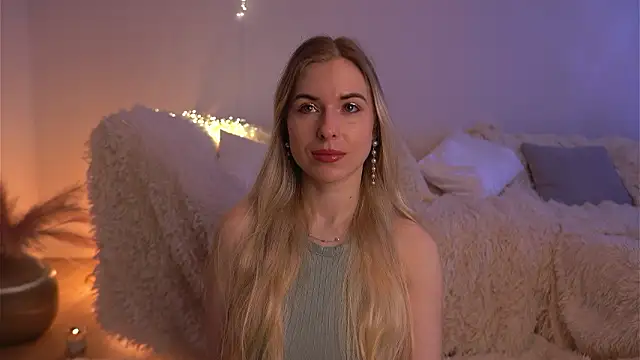 Snapshot of lorrie_love_story chatting on 03/15/26, 11:05 lorrie love story online show from 03/15/26, 11:05