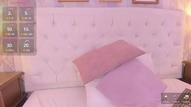 Snapshot of martina_rivera_ chatting on 07/13/26, 11:57 martina rivera online show from 07/13/26, 11:57