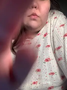 Snapshot of lunamas chatting on 04/04/26, 11:46 lunamas online show from 04/04/26, 11:46