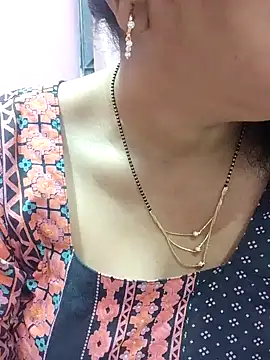 Snapshot of Urmila_bhabhii chatting on 01/28/25, 02:43 Urmila bhabhii online show from 01/28/25, 02:43