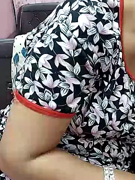 Snapshot of Urmila_bhabhii chatting on 01/30/25, 06:35 Urmila bhabhii online show from 01/30/25, 06:35