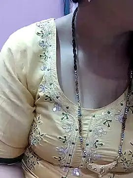 Snapshot of Urmila_bhabhii chatting on 02/02/25, 05:48 Urmila bhabhii online show from 02/02/25, 05:48