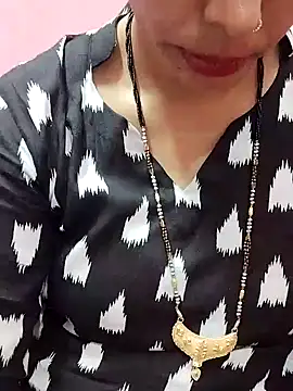 Snapshot of Urmila_bhabhii chatting on 02/08/25, 08:20 Urmila bhabhii online show from 02/08/25, 08:20