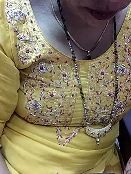 Snapshot of Urmila_bhabhii chatting on 03/07/25, 03:07 Urmila bhabhii online show from 03/07/25, 03:07