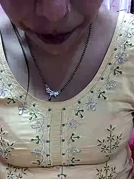 Snapshot of Urmila_bhabhii chatting on 03/11/25, 09:34 Urmila bhabhii online show from 03/11/25, 09:34