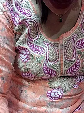 Snapshot of Urmila_bhabhii chatting on 03/14/25, 03:47 Urmila bhabhii online show from 03/14/25, 03:47