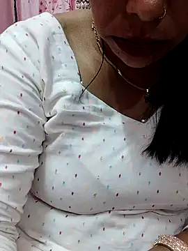 Snapshot of Urmila_bhabhii chatting on 03/19/25, 10:00 Urmila bhabhii online show from 03/19/25, 10:00