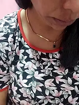 Snapshot of Urmila_bhabhii chatting on 03/21/25, 02:28 Urmila bhabhii online show from 03/21/25, 02:28