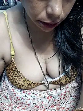 Snapshot of Urmila_bhabhii chatting on 10/11/25, 05:17 Urmila bhabhii online show from 10/11/25, 05:17