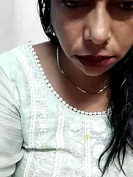 Snapshot of Urmila_bhabhii chatting on 10/23/25, 03:50 Urmila bhabhii online show from 10/23/25, 03:50