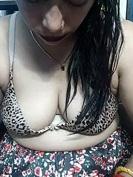 Snapshot of Urmila_bhabhii chatting on 11/05/25, 03:39 Urmila bhabhii online show from 11/05/25, 03:39