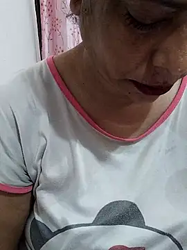 Snapshot of Urmila_bhabhii chatting on 03/18/26, 03:31 Urmila bhabhii online show from 03/18/26, 03:31