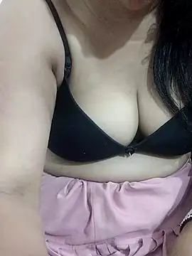 Snapshot of Urmila_bhabhii chatting on 03/19/26, 02:43 Urmila bhabhii online show from 03/19/26, 02:43