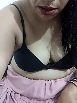 Snapshot of Urmila_bhabhii chatting on 03/20/26, 04:28 Urmila bhabhii online show from 03/20/26, 04:28